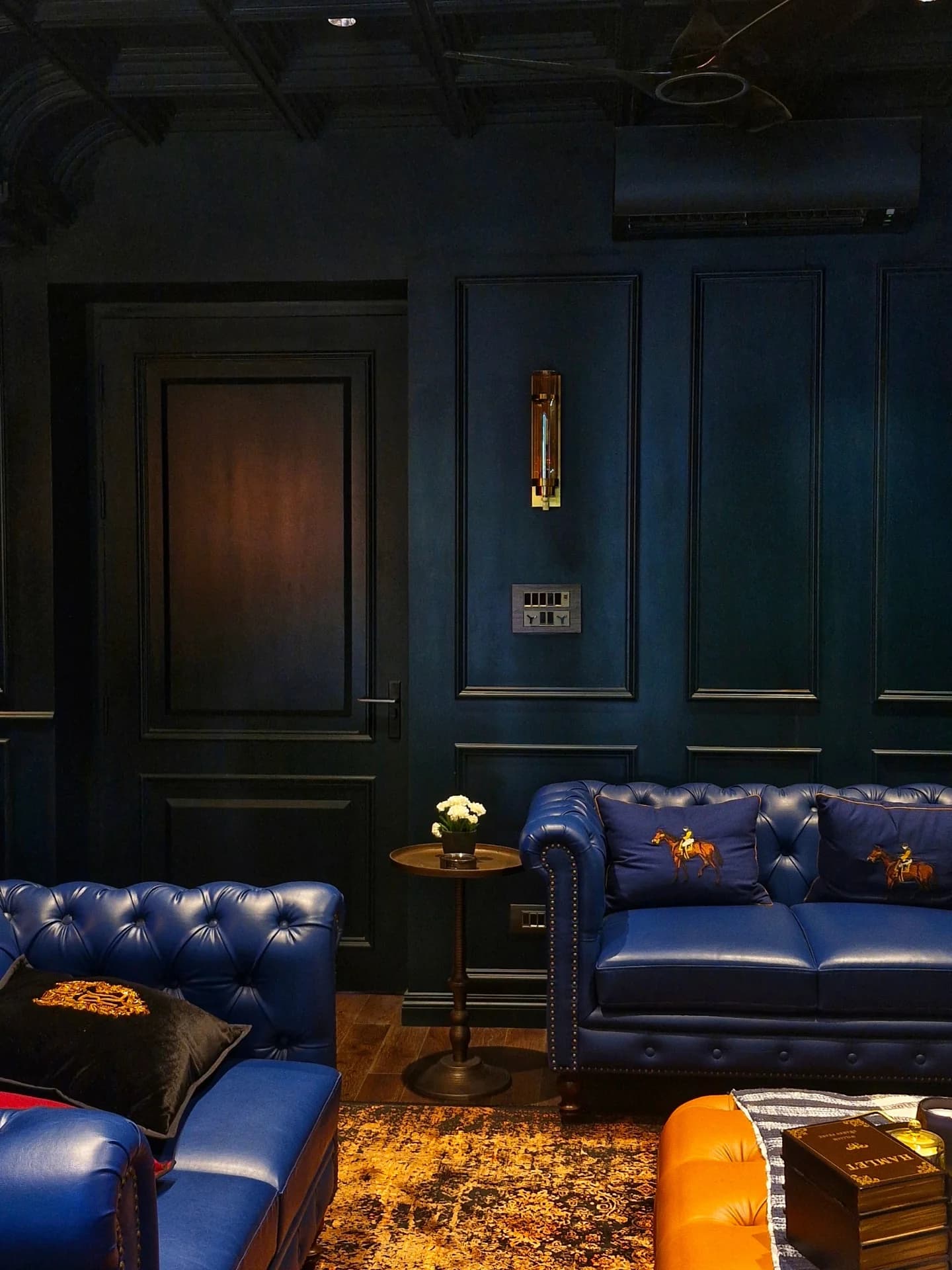Blue Leather Lounge